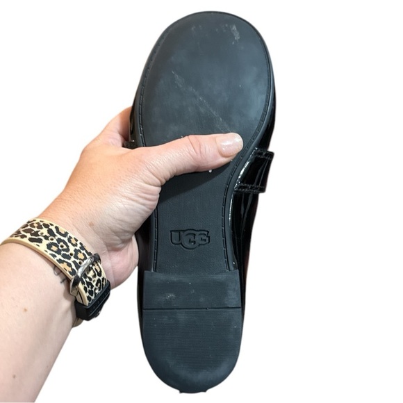 EUC - UGG Charlotte Patent Loafer - Size 8 - Picture 4 of 5